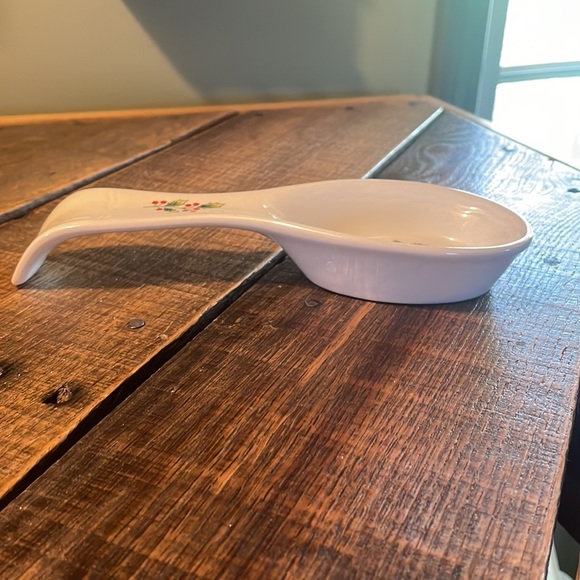 Christmas Vintage spoon rest with pine cone and Holly berry design - Picture 4 of 7